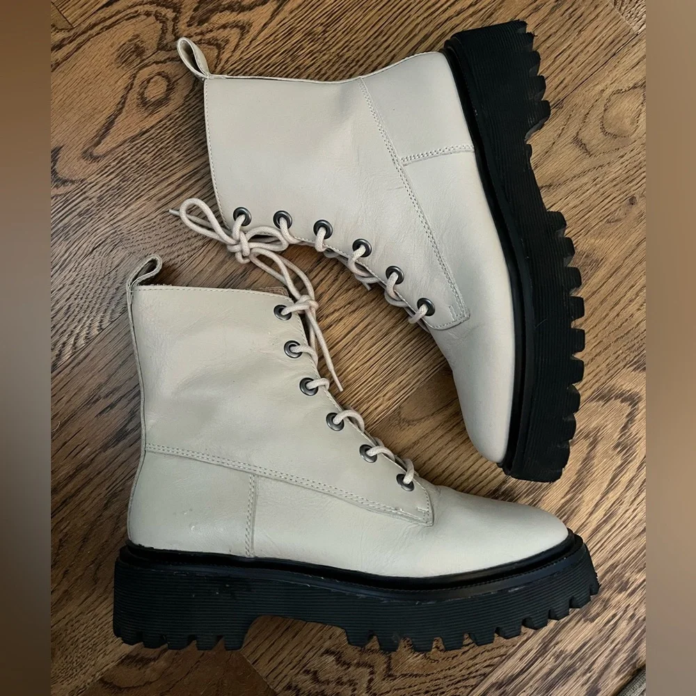 Madewell Rayna Lace Up Cream Lug Sole Combat Boots Size 7 - Picture 1 of 13